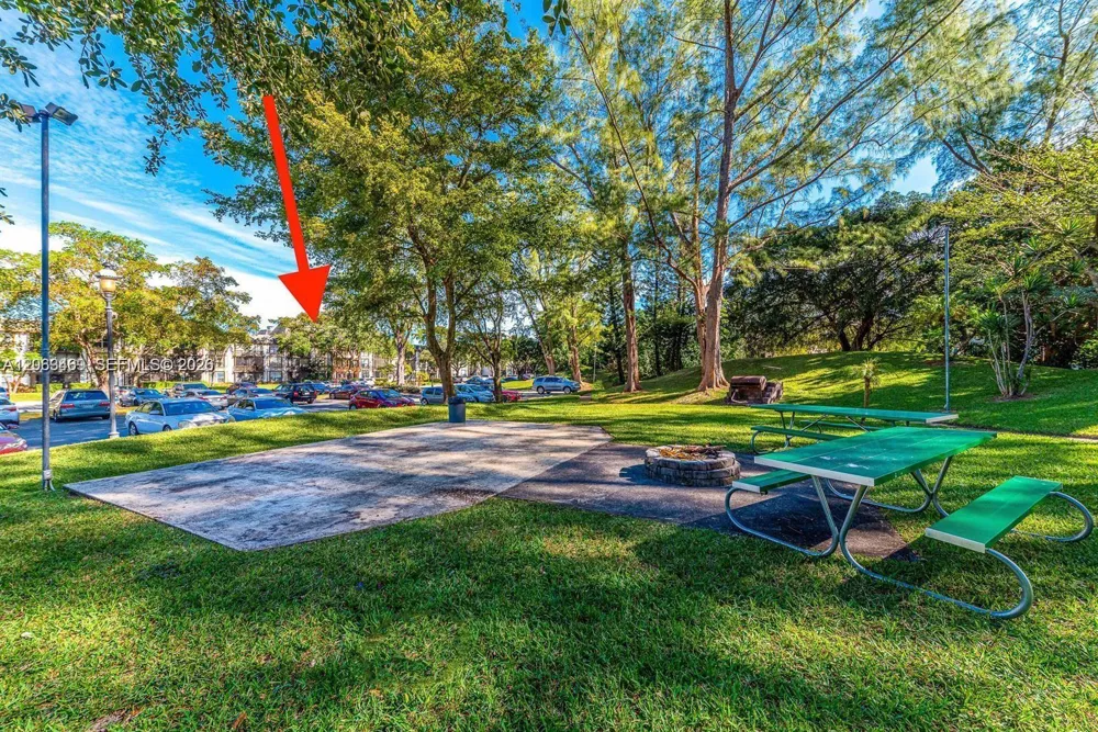 3760 Inverrary Dr #2P Lauderhill, FL 33319