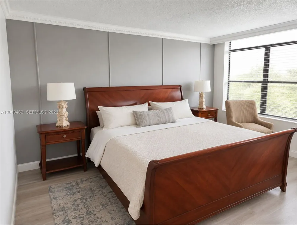 3760 Inverrary Dr #2P Lauderhill, FL 33319