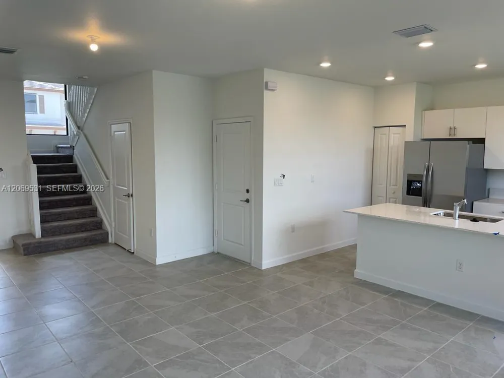 10007 SW 231 Ln Miami, FL 33190