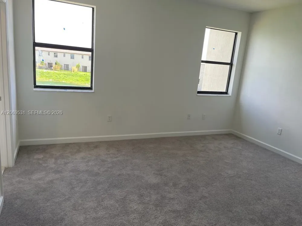 10007 SW 231 Ln Miami, FL 33190
