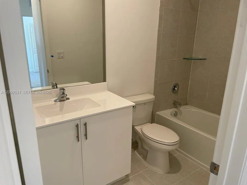 10007 SW 231 Ln Miami, FL 33190