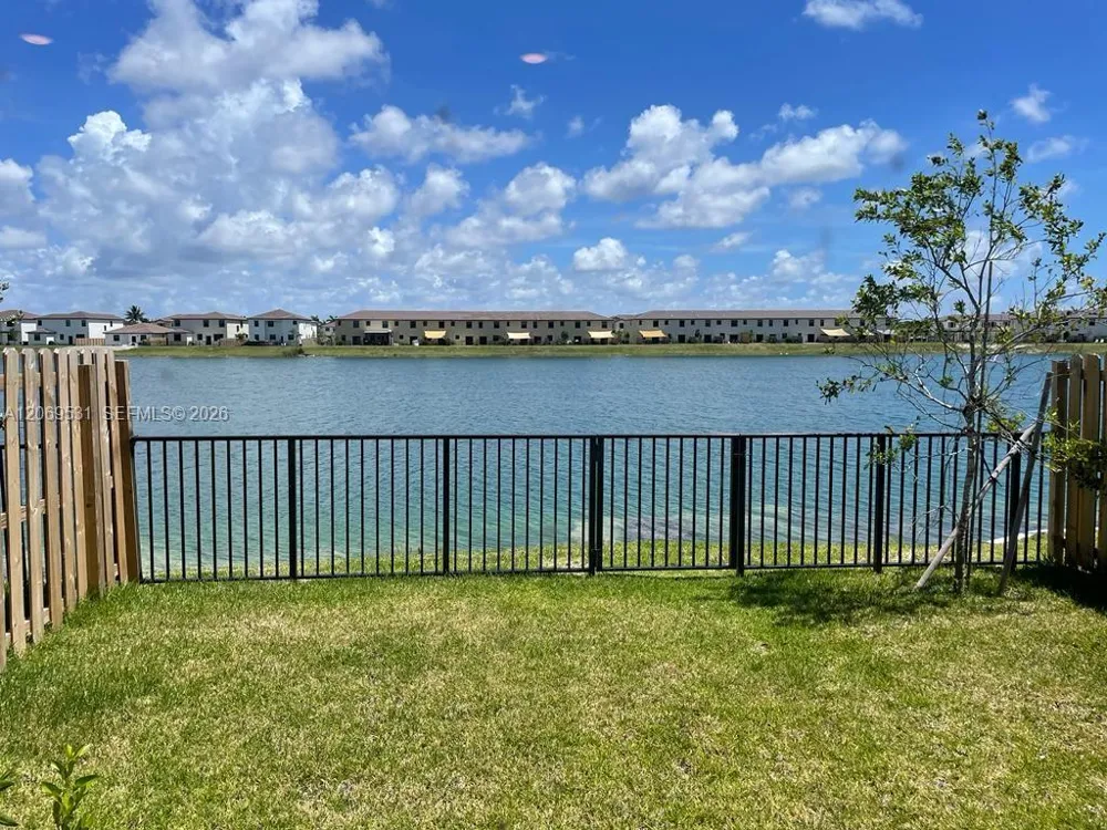10007 SW 231 Ln Miami, FL 33190