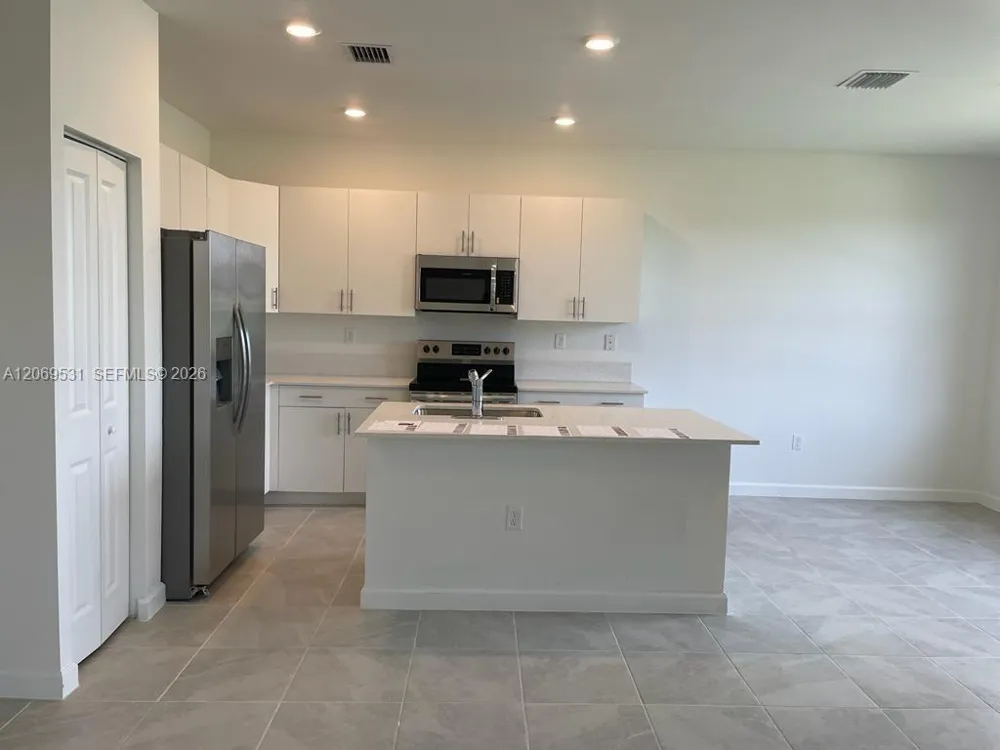 10007 SW 231 Ln Miami, FL 33190