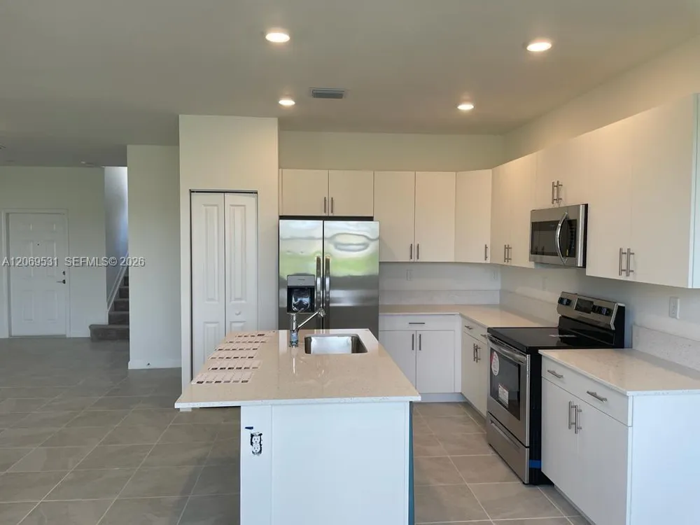 10007 SW 231 Ln Miami, FL 33190