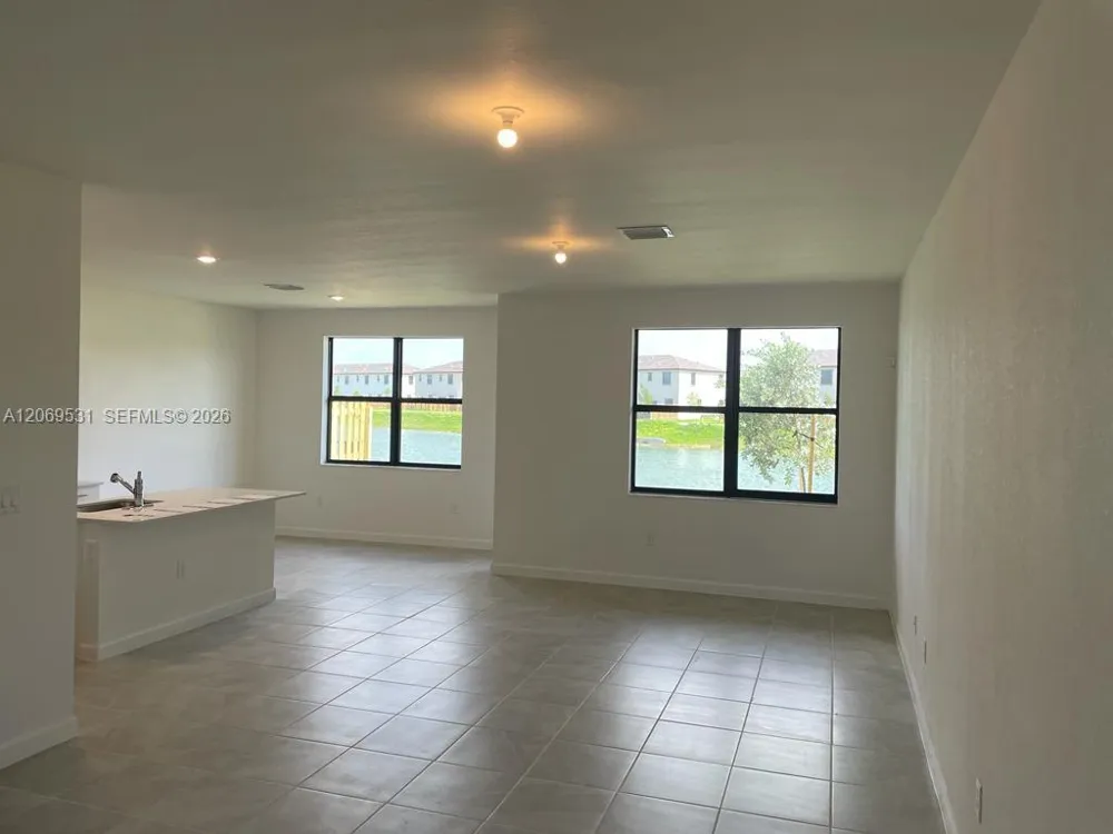 10007 SW 231 Ln Miami, FL 33190