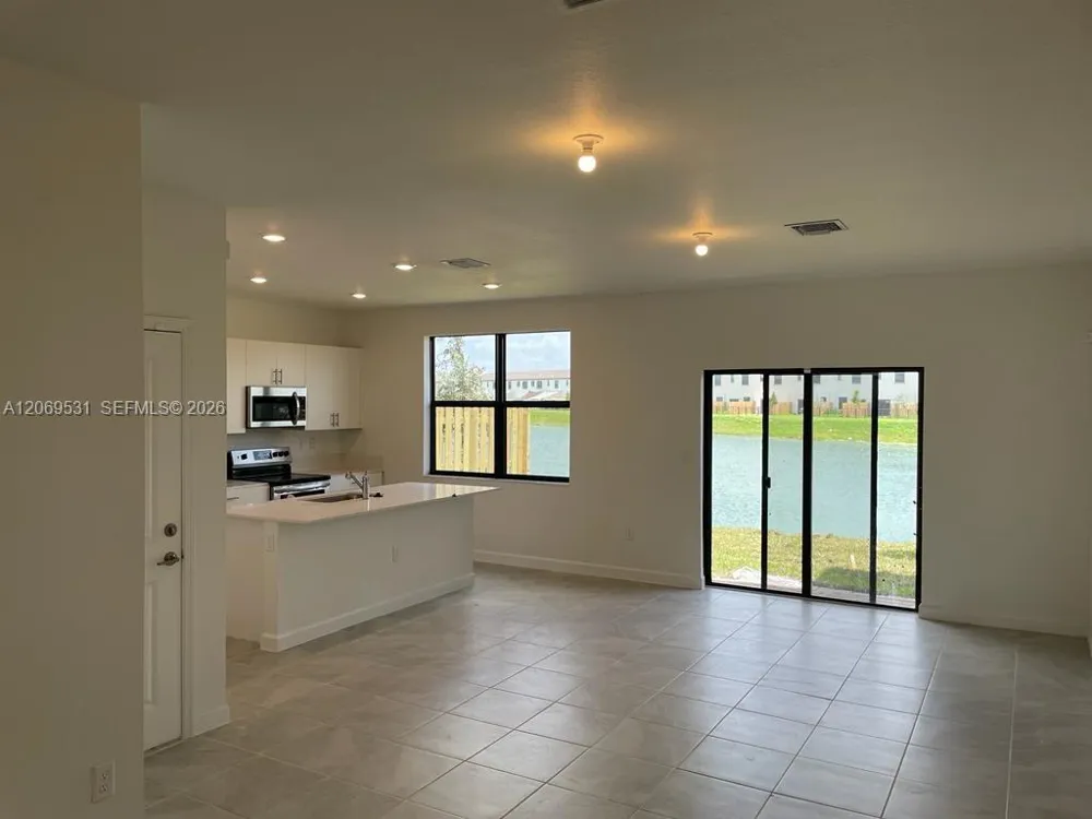 10007 SW 231 Ln Miami, FL 33190