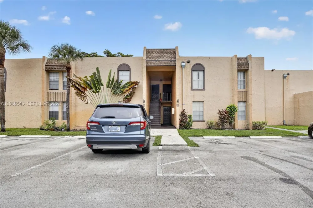 4241 NW 19th St #172 Lauderhill, FL 33313