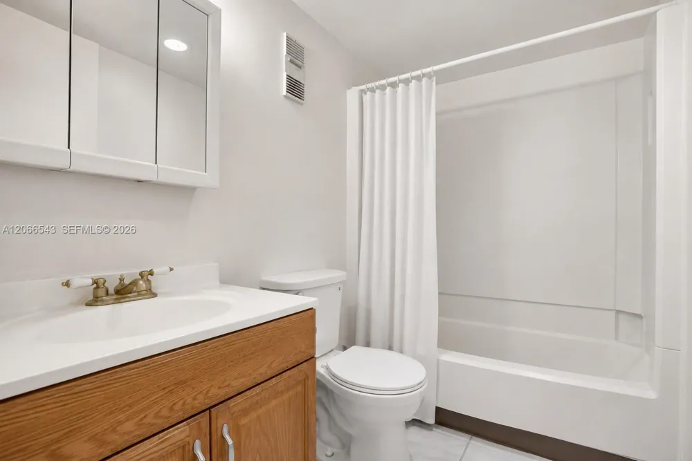 4241 NW 19th St #172 Lauderhill, FL 33313