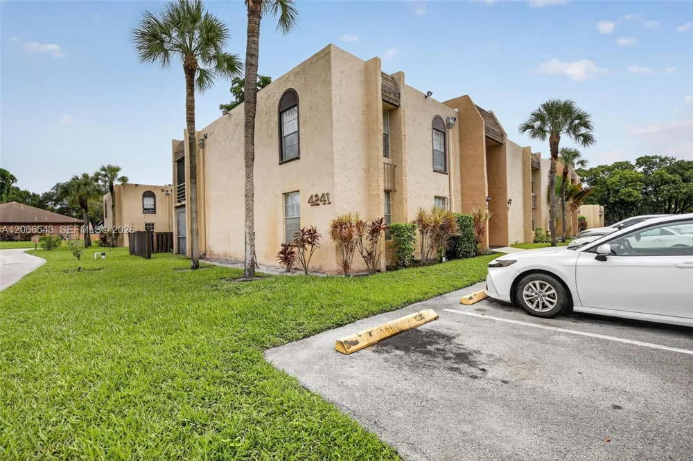 4241 NW 19th St #172 Lauderhill, FL 33313