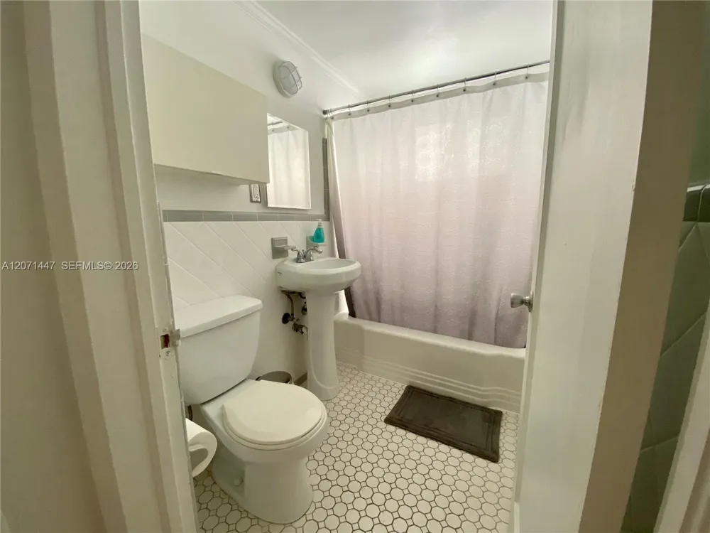 215 Antilla Ave #1 Coral Gables, FL 33134