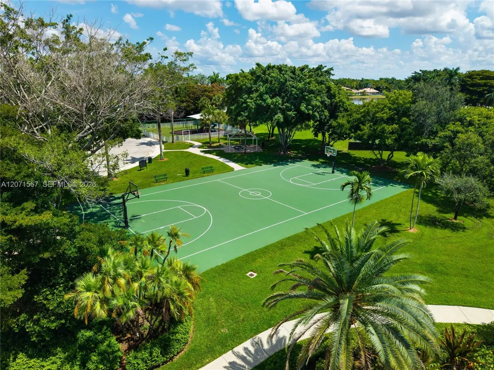 1855 Hidden Trail Ln Weston, FL 33327