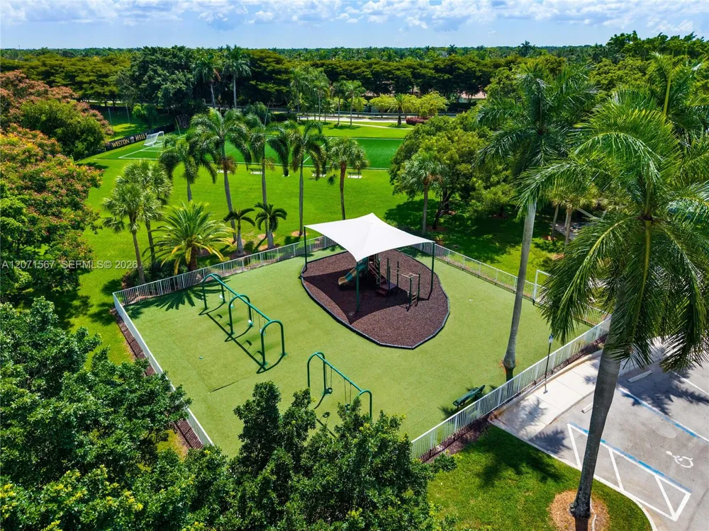 1855 Hidden Trail Ln Weston, FL 33327