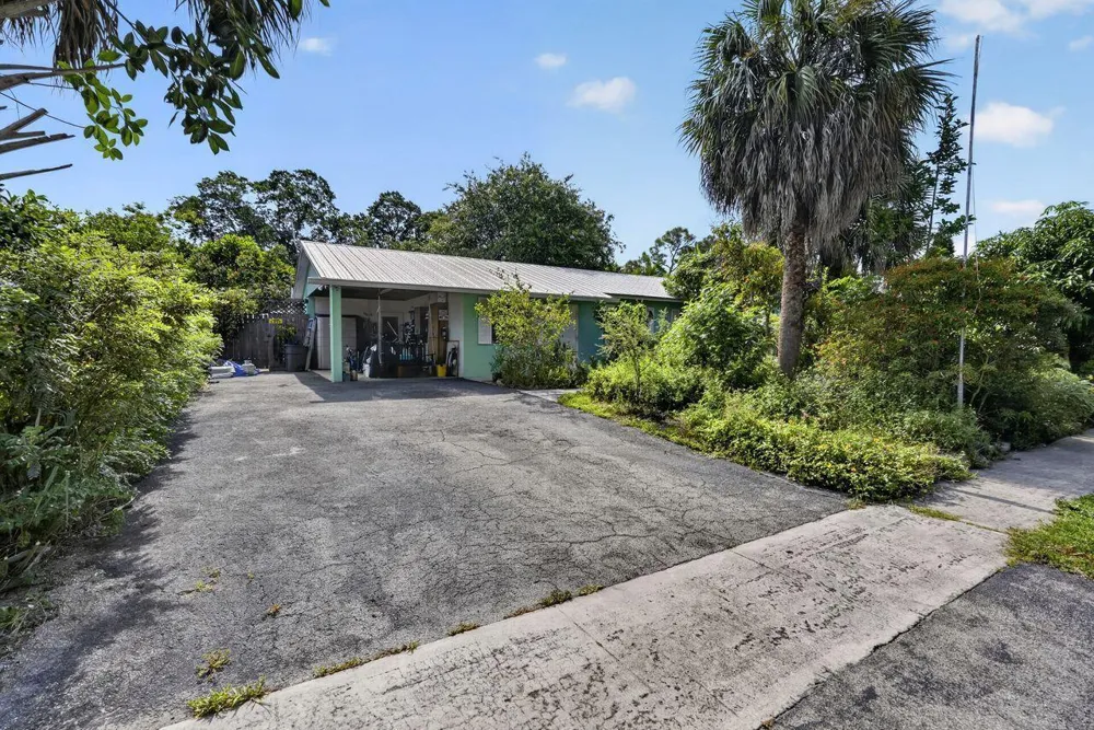 303 S DELAWARE BOULEVARD Jupiter, FL 33458