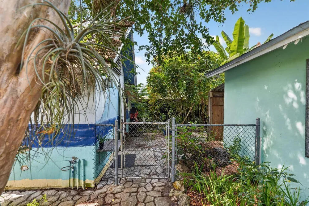 303 S DELAWARE BOULEVARD Jupiter, FL 33458