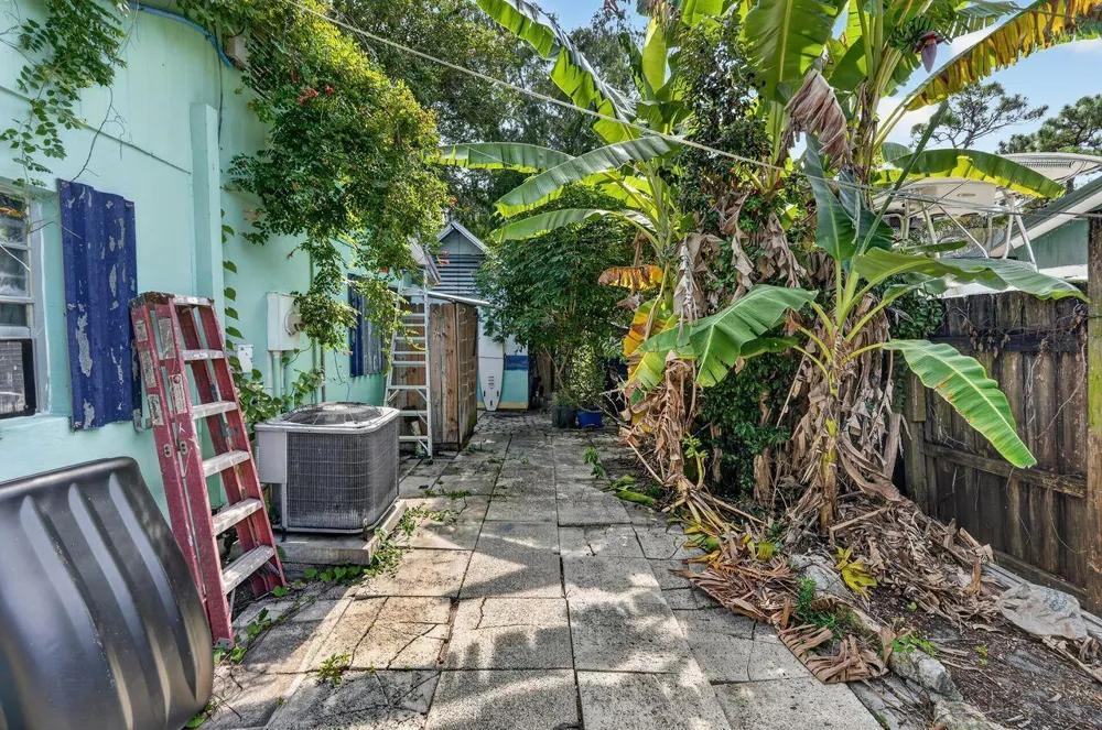 303 S DELAWARE BOULEVARD Jupiter, FL 33458
