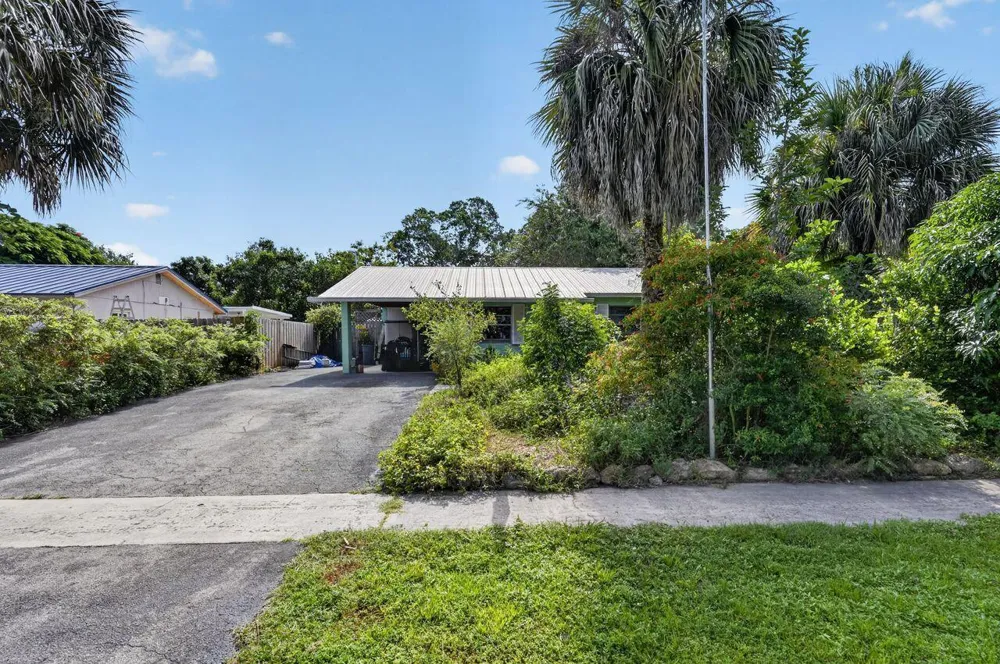 303 S DELAWARE BOULEVARD Jupiter, FL 33458