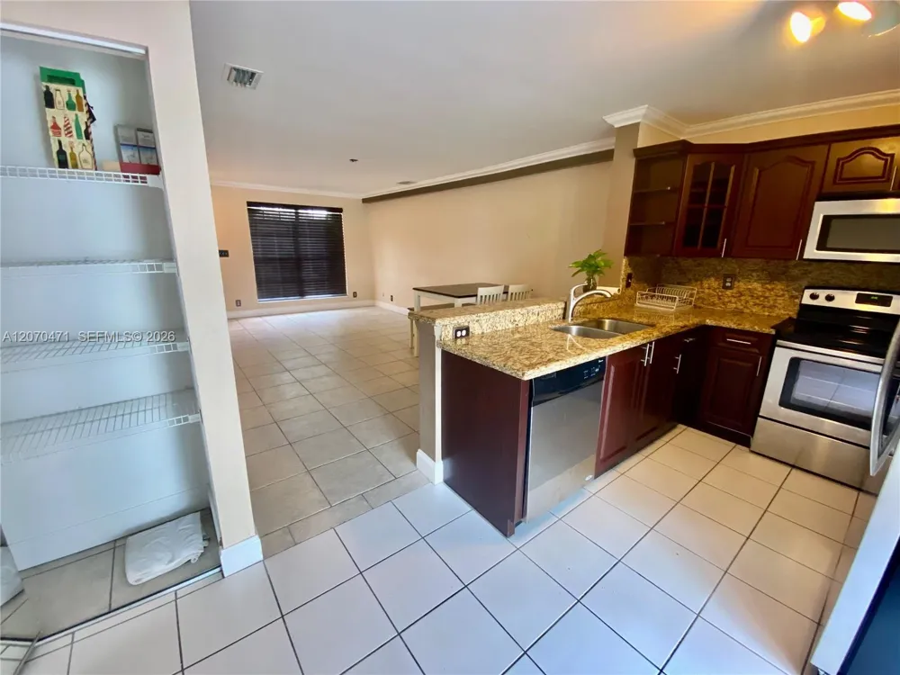 2864 Cambridge Ln Cooper City, FL 33026