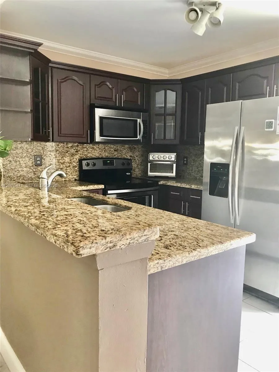 2864 Cambridge Ln Cooper City, FL 33026