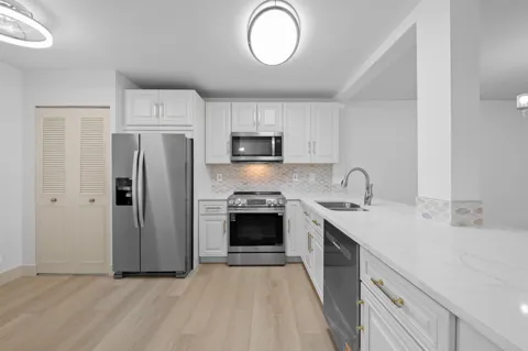 370 NW 76TH AVENUE #204