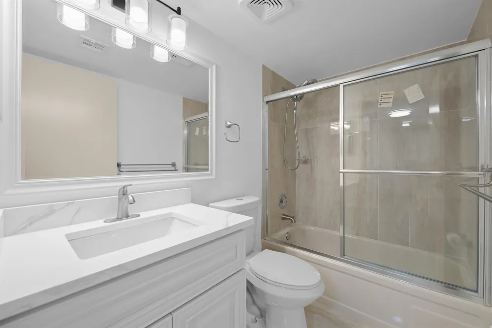 370 NW 76TH AVENUE #204 Margate, FL 33063