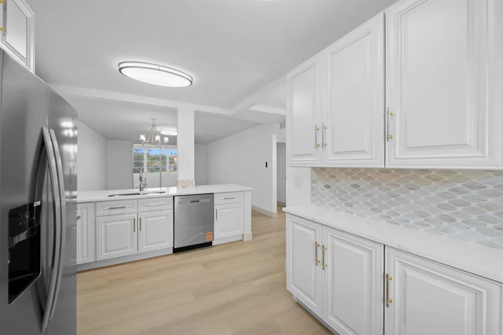 370 NW 76TH AVENUE #204 Margate, FL 33063