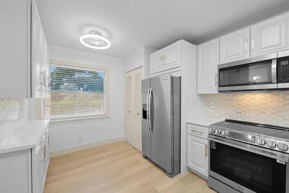 370 NW 76TH AVENUE #204 Margate, FL 33063