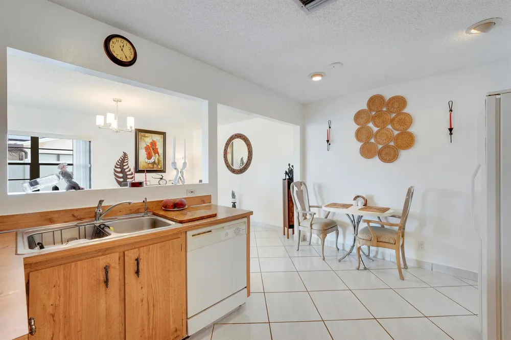 9235 Saddlecreek Drive Boca Raton, FL 33496