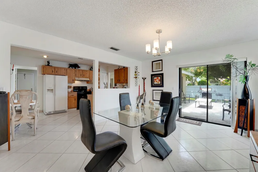 9235 Saddlecreek Drive Boca Raton, FL 33496