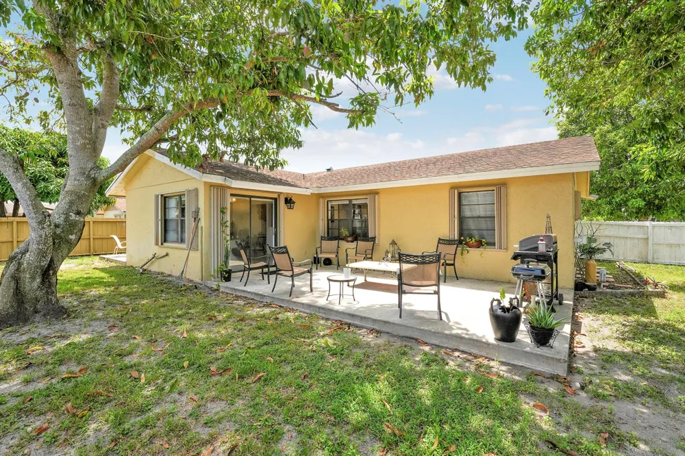9235 Saddlecreek Drive Boca Raton, FL 33496