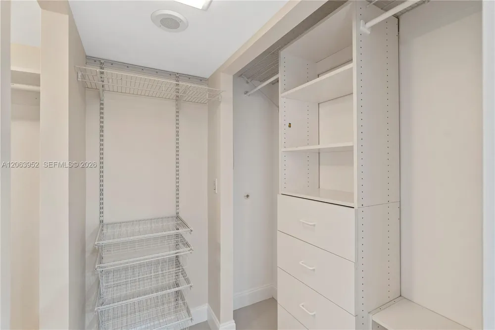 3675 Country Club Dr #2208 Aventura, FL 33180