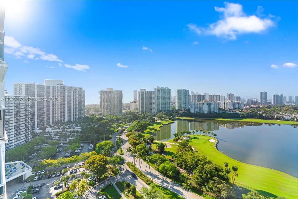 3675 Country Club Dr #2208 Aventura, FL 33180
