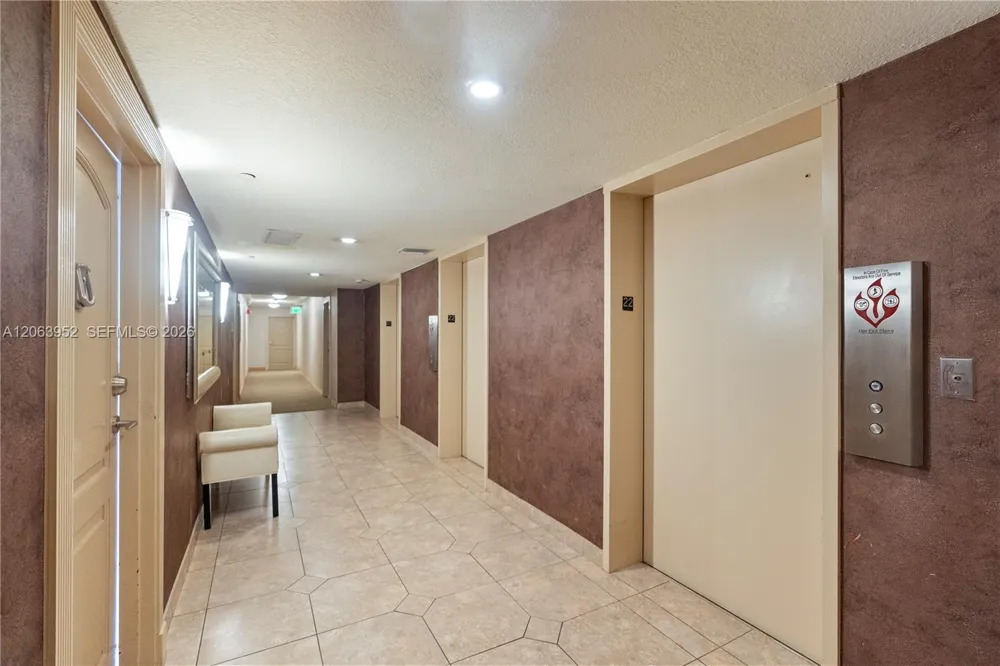 3675 Country Club Dr #2208 Aventura, FL 33180