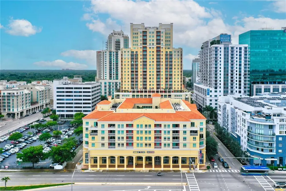 7355 SW 89th Street #427N Miami, FL 33156