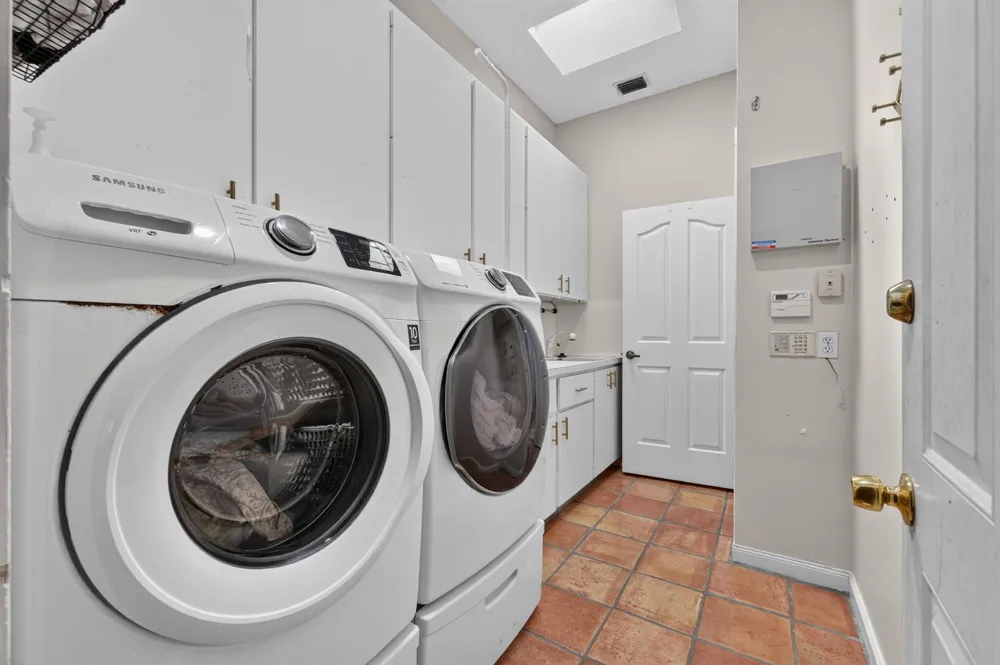 218 HAMPTON COURT Jupiter, FL 33458