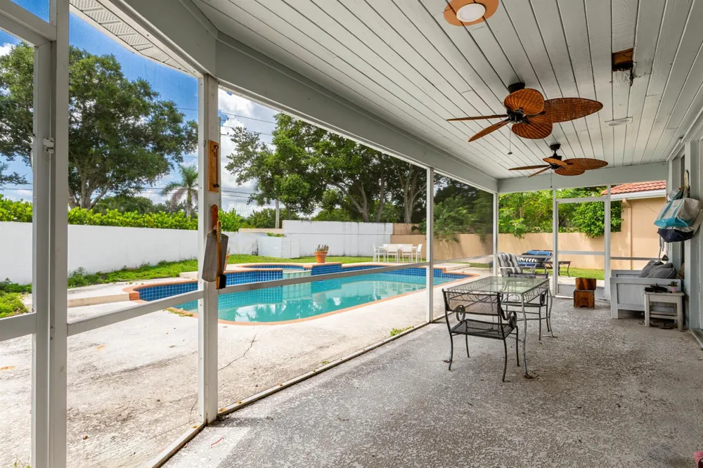 218 HAMPTON COURT Jupiter, FL 33458