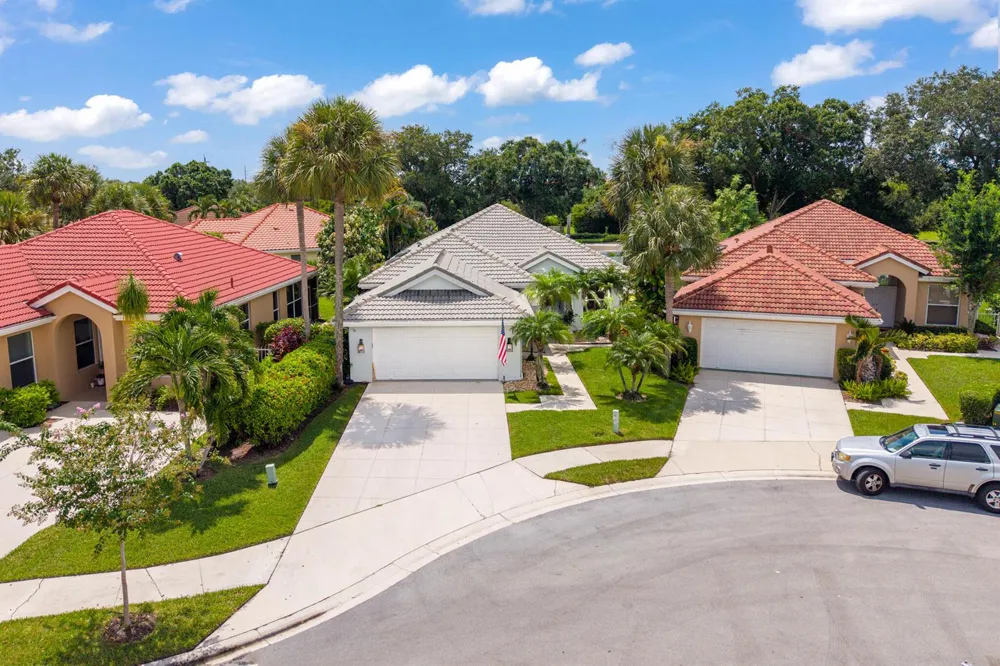 218 HAMPTON COURT Jupiter, FL 33458