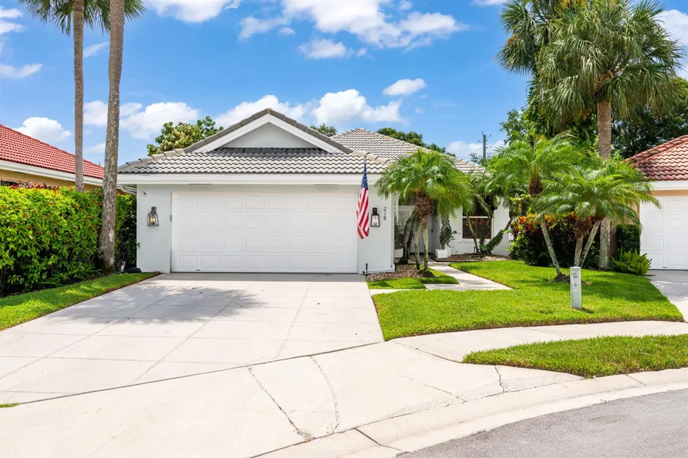 218 HAMPTON COURT Jupiter, FL 33458