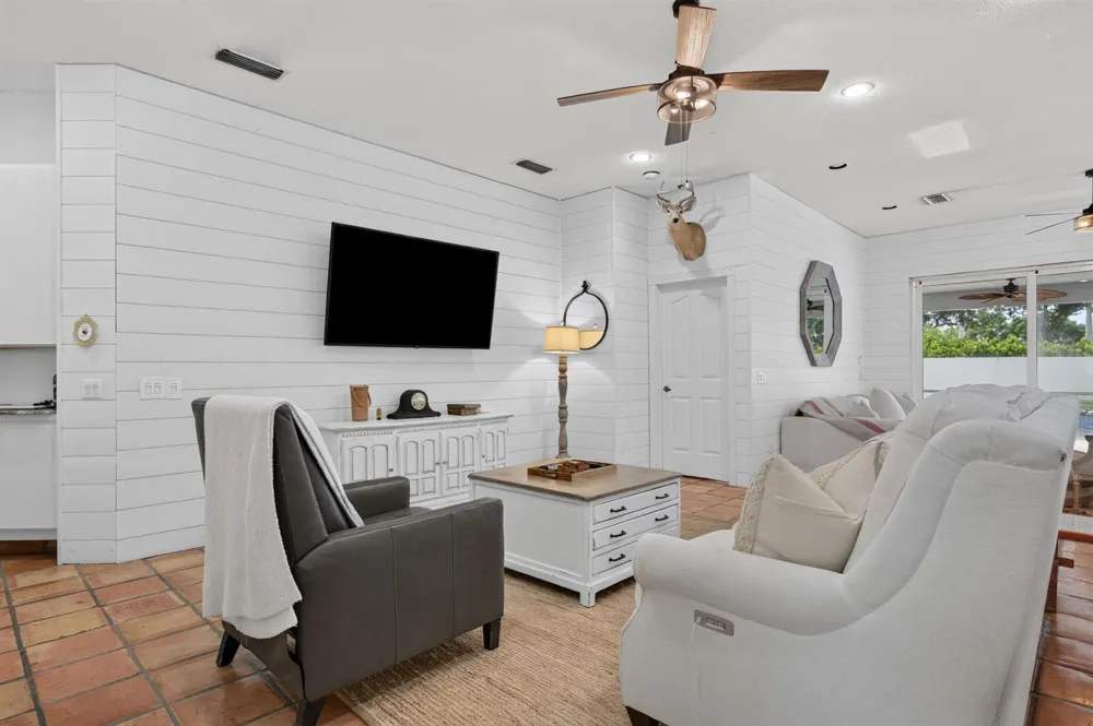 218 HAMPTON COURT Jupiter, FL 33458