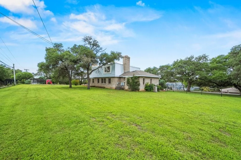110 W Sierra Circle San Marcos, TX 78666