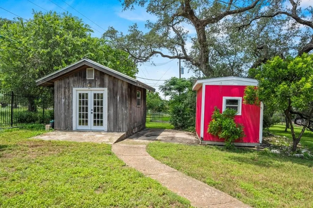 110 W Sierra Circle San Marcos, TX 78666