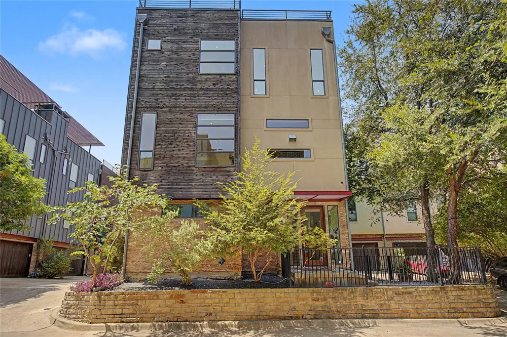 432 Trinity River Circle Dallas, TX 75203