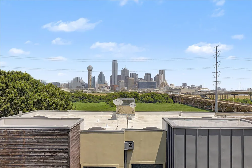 432 Trinity River Circle Dallas, TX 75203