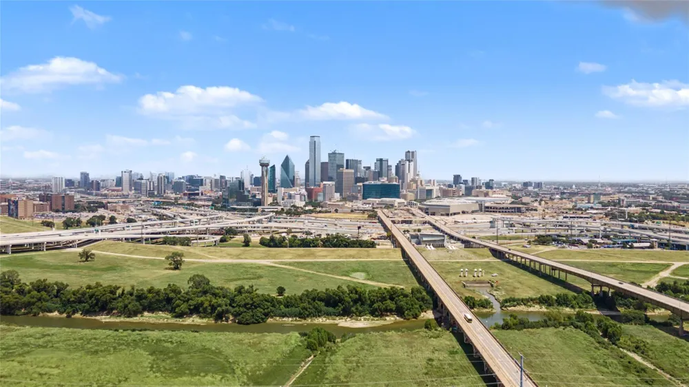 432 Trinity River Circle Dallas, TX 75203