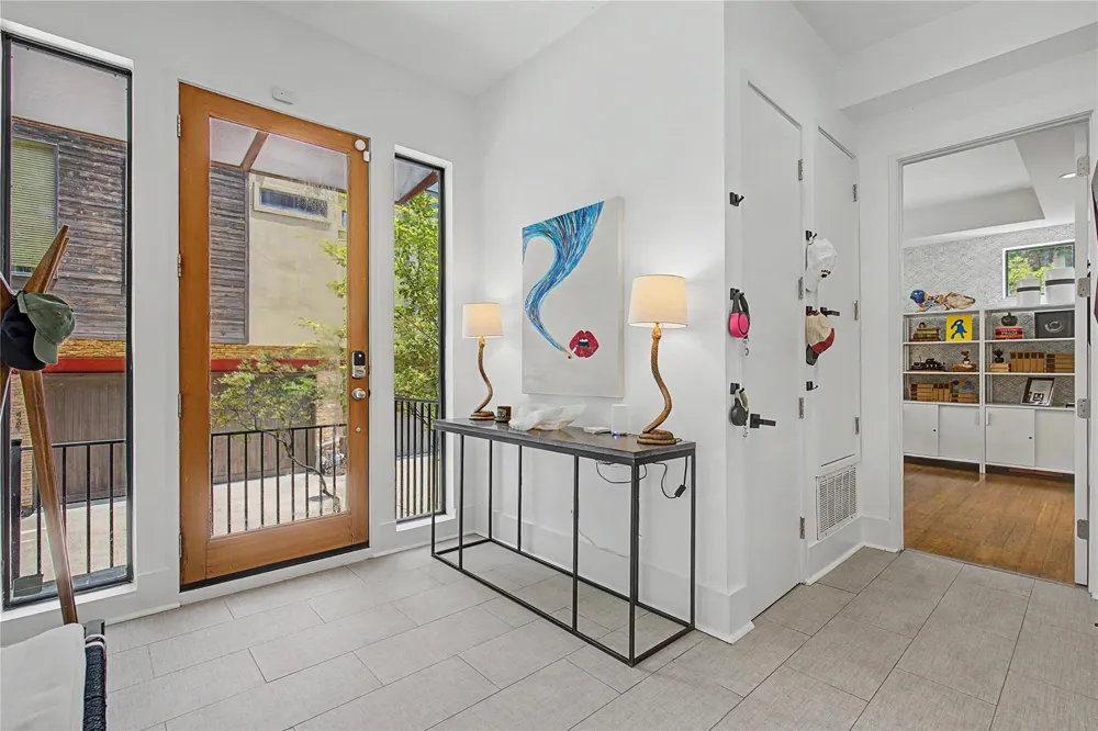 432 Trinity River Circle Dallas, TX 75203