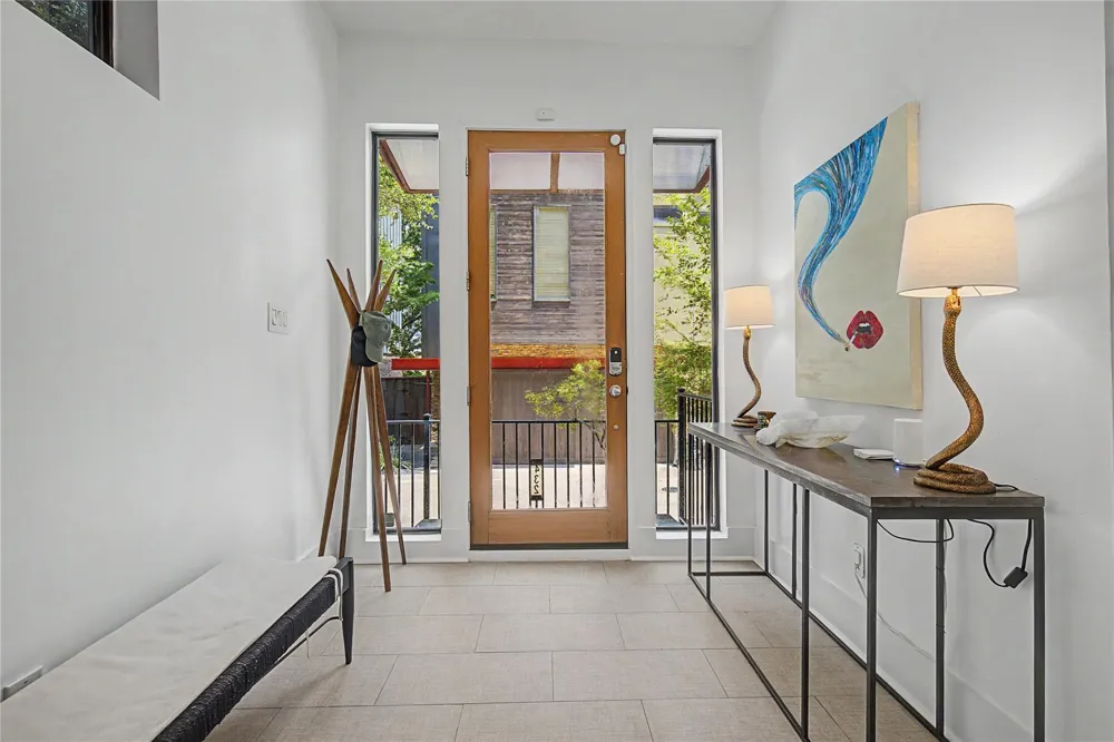 432 Trinity River Circle Dallas, TX 75203