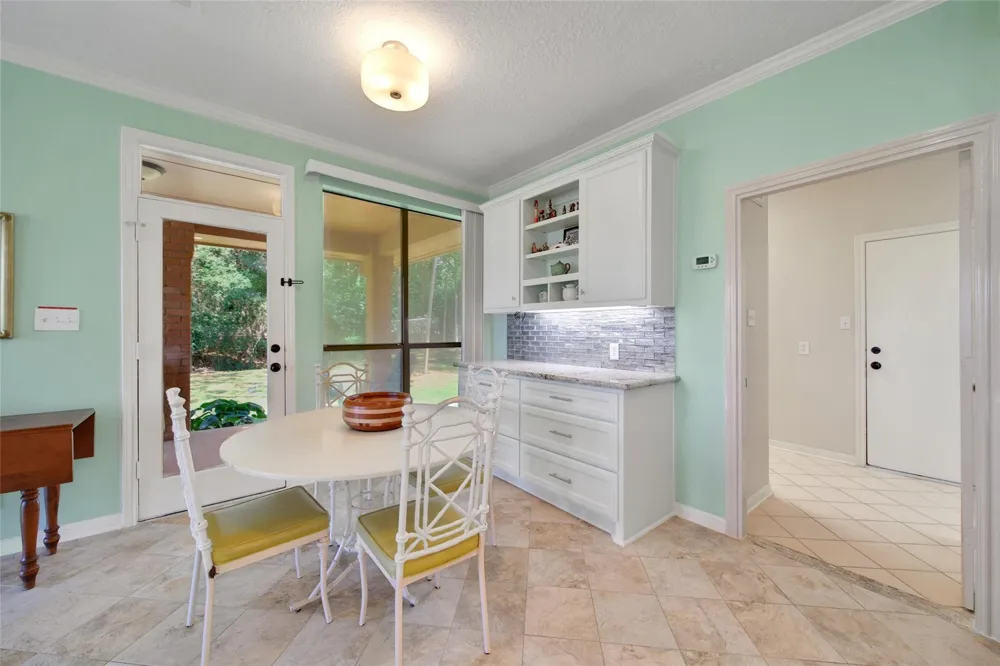 142 Lakeside Drive Conroe, TX 77356