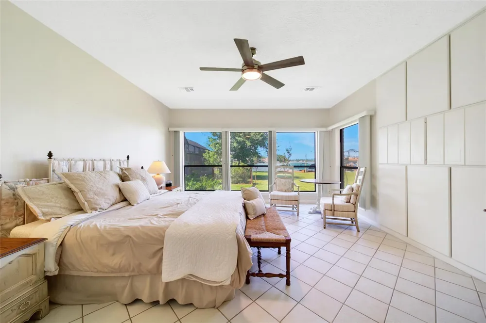 142 Lakeside Drive Conroe, TX 77356