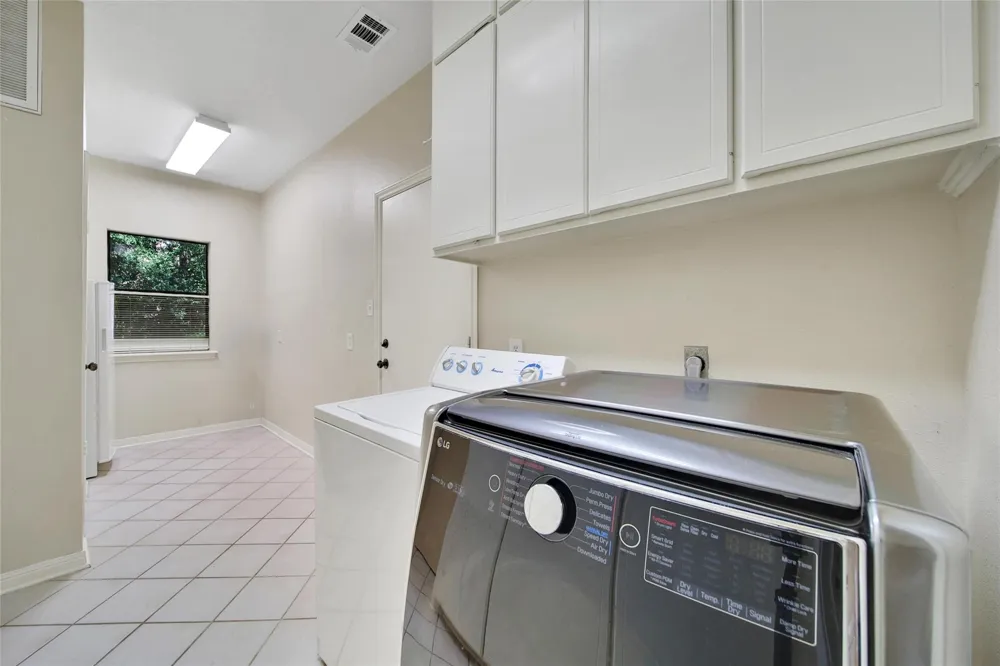 142 Lakeside Drive Conroe, TX 77356