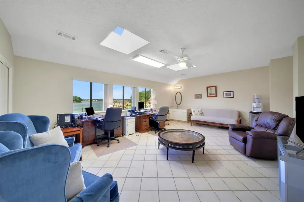 142 Lakeside Drive Conroe, TX 77356