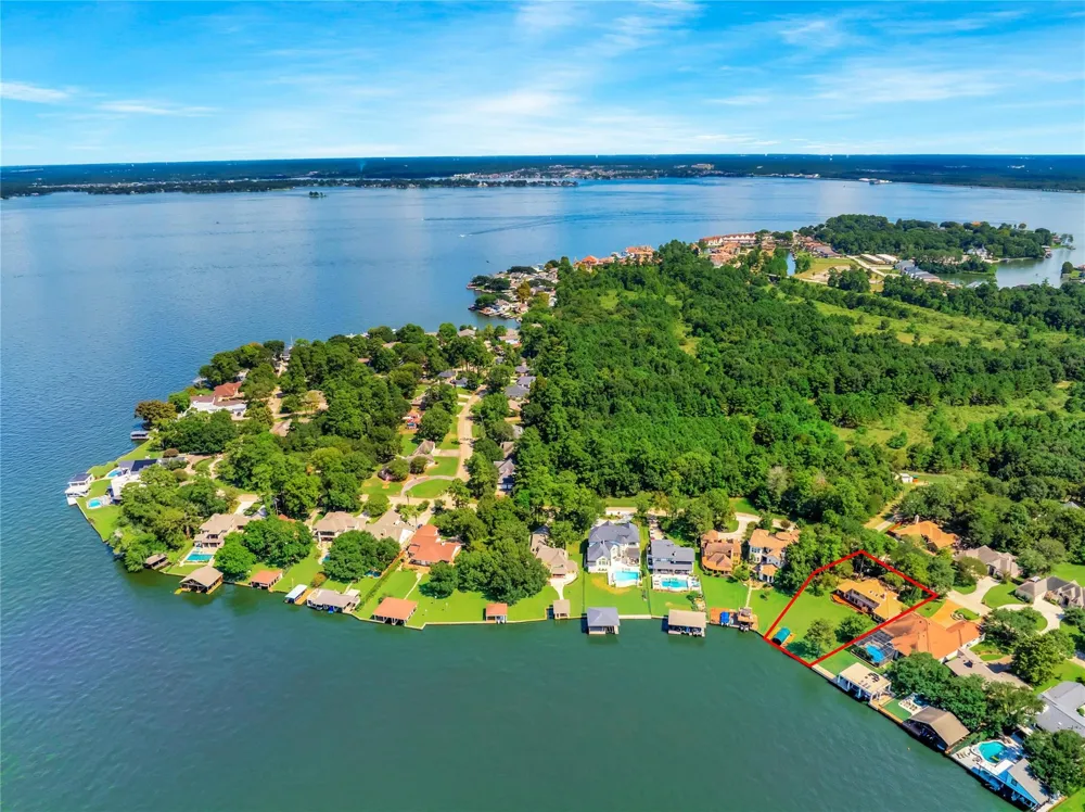 142 Lakeside Drive Conroe, TX 77356